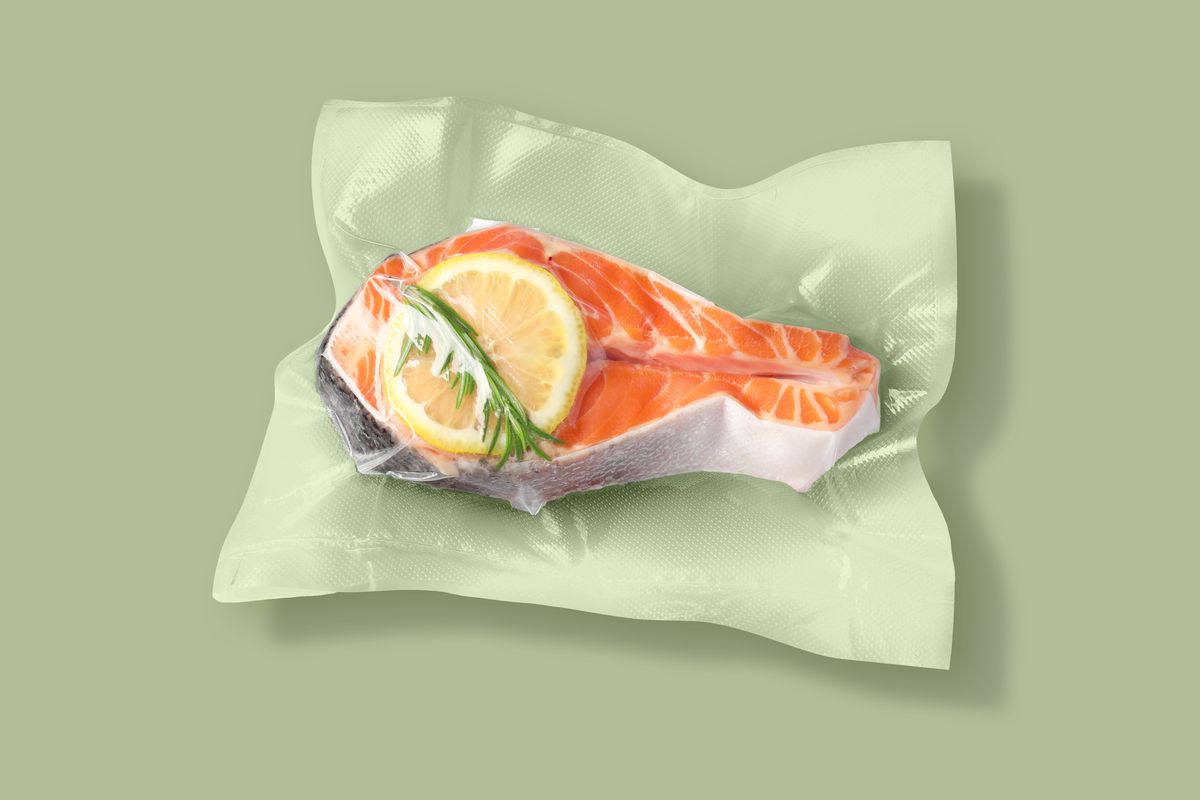 Vacuum sealed fresh salmon steak packaging